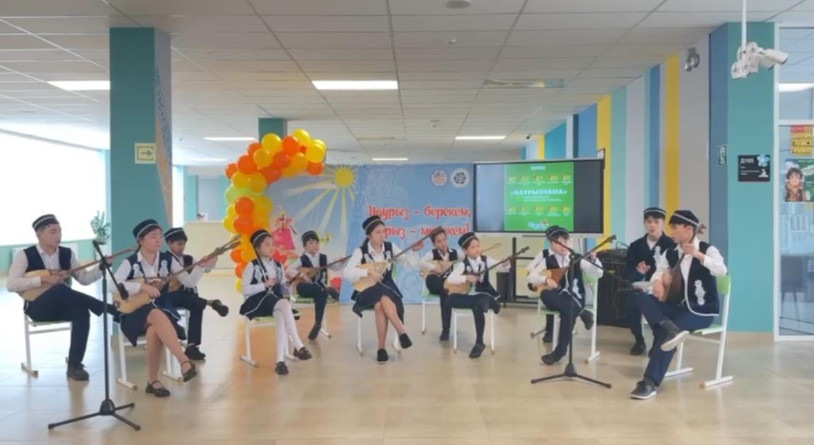 Домбыра – ежелгі дәуірден келе жатқан қазақ халқының кең тараған қасиетті ұлттық музыкалық аспабы.