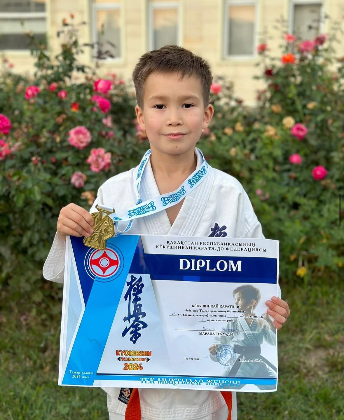 2 «Ә»сынып білім алушысы Аблай Санжар марапатталды.